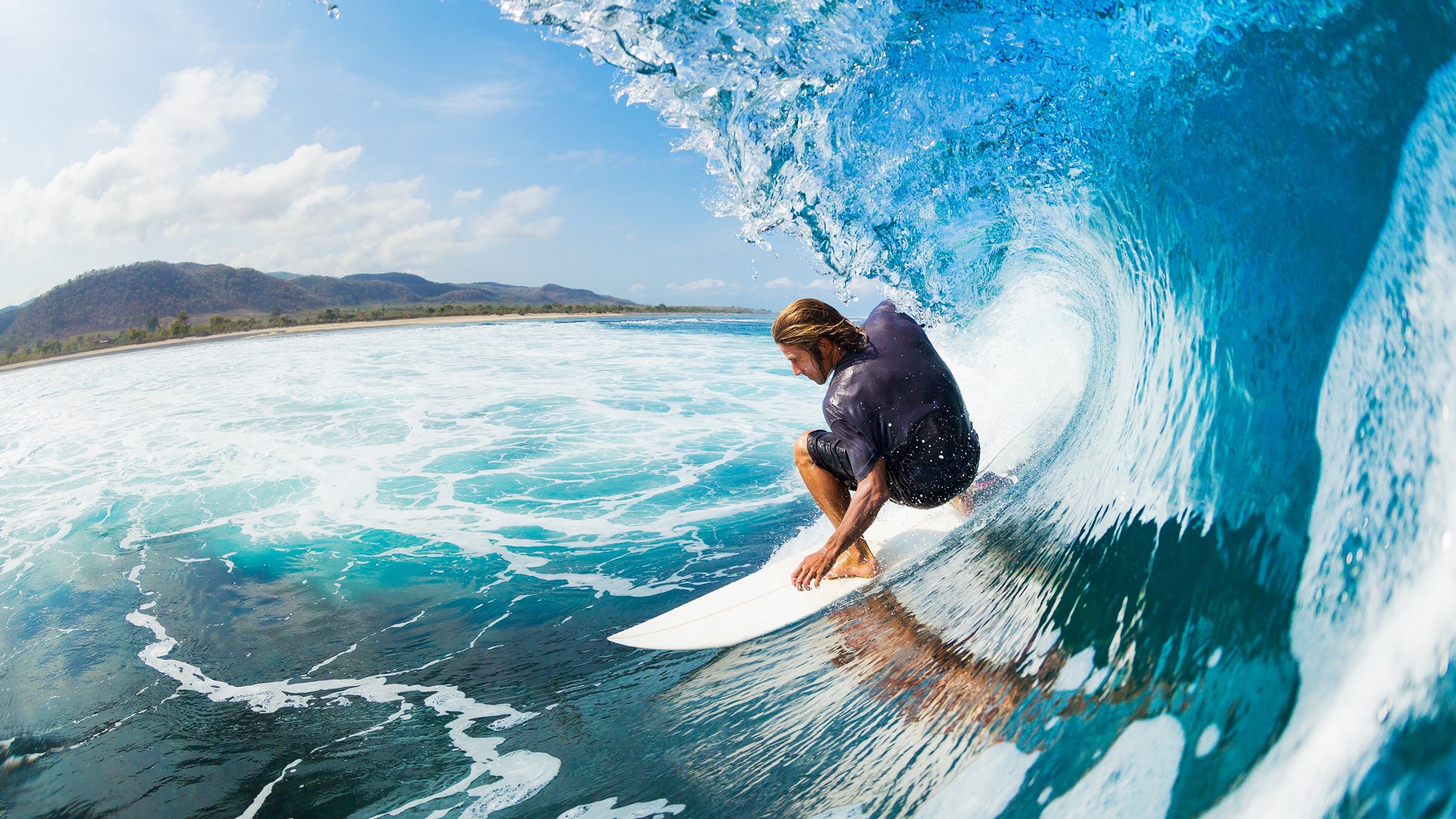 西班牙与沙特阿拉伯在AlUla签署战略合作协议，共同推动马术运动发展。