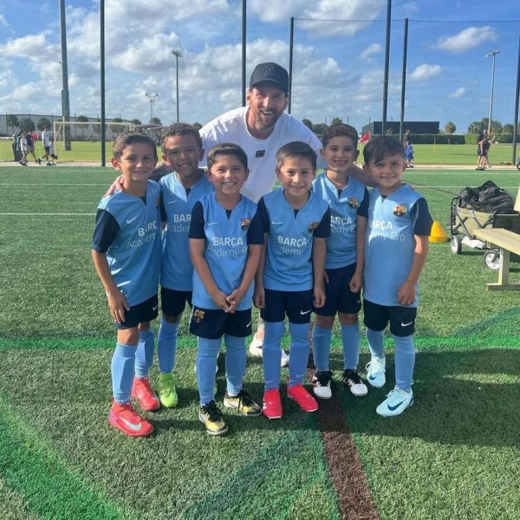 开云体育网站-关于巴塞罗那：拉玛西亚青训的黄金一代的信息