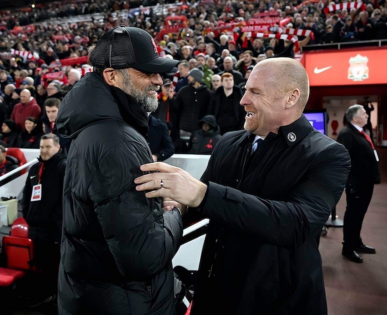 包含伪九号战术:现代中锋的转型之路的词条 包含伪九号战术:现代中锋的转型之路的词条