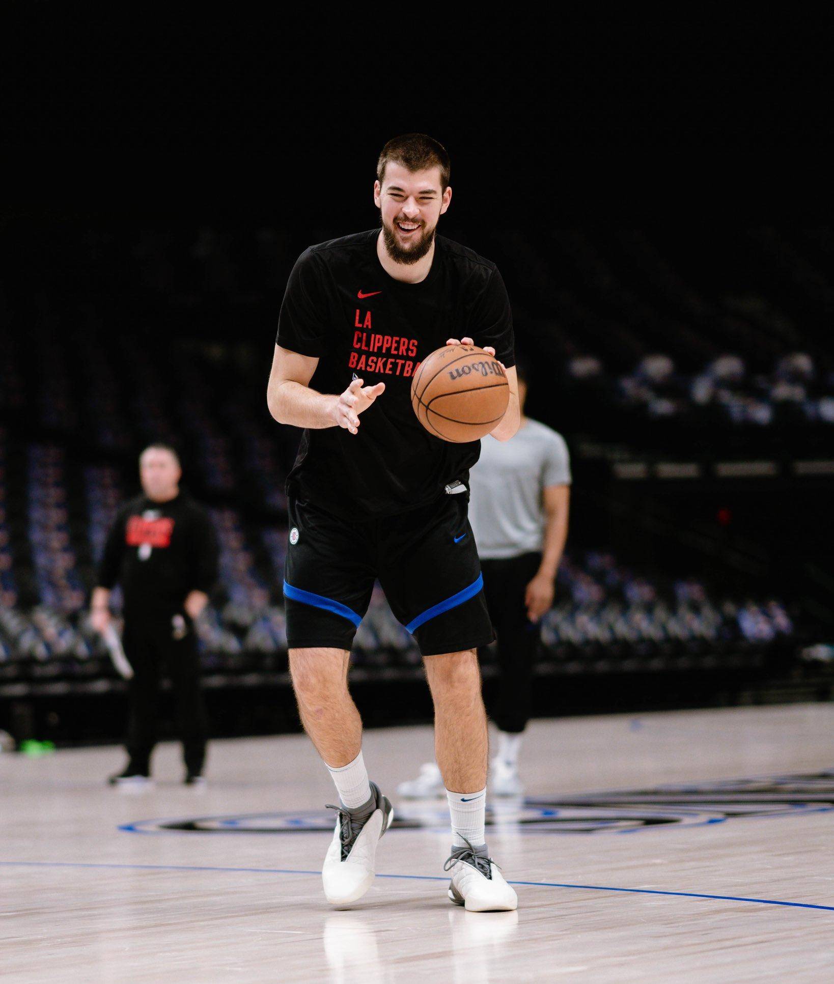 开云体育官网-球员负荷管理：密集赛程的解决方案 