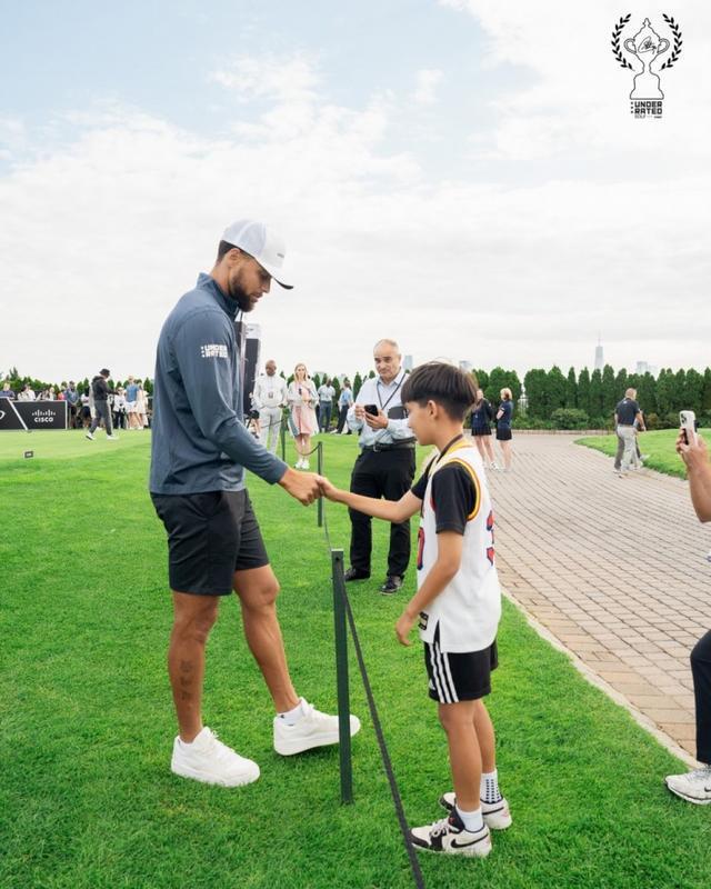 开云体育网站入口-关于库里进军高尔夫，参加PGA巡回赛引热议的信息