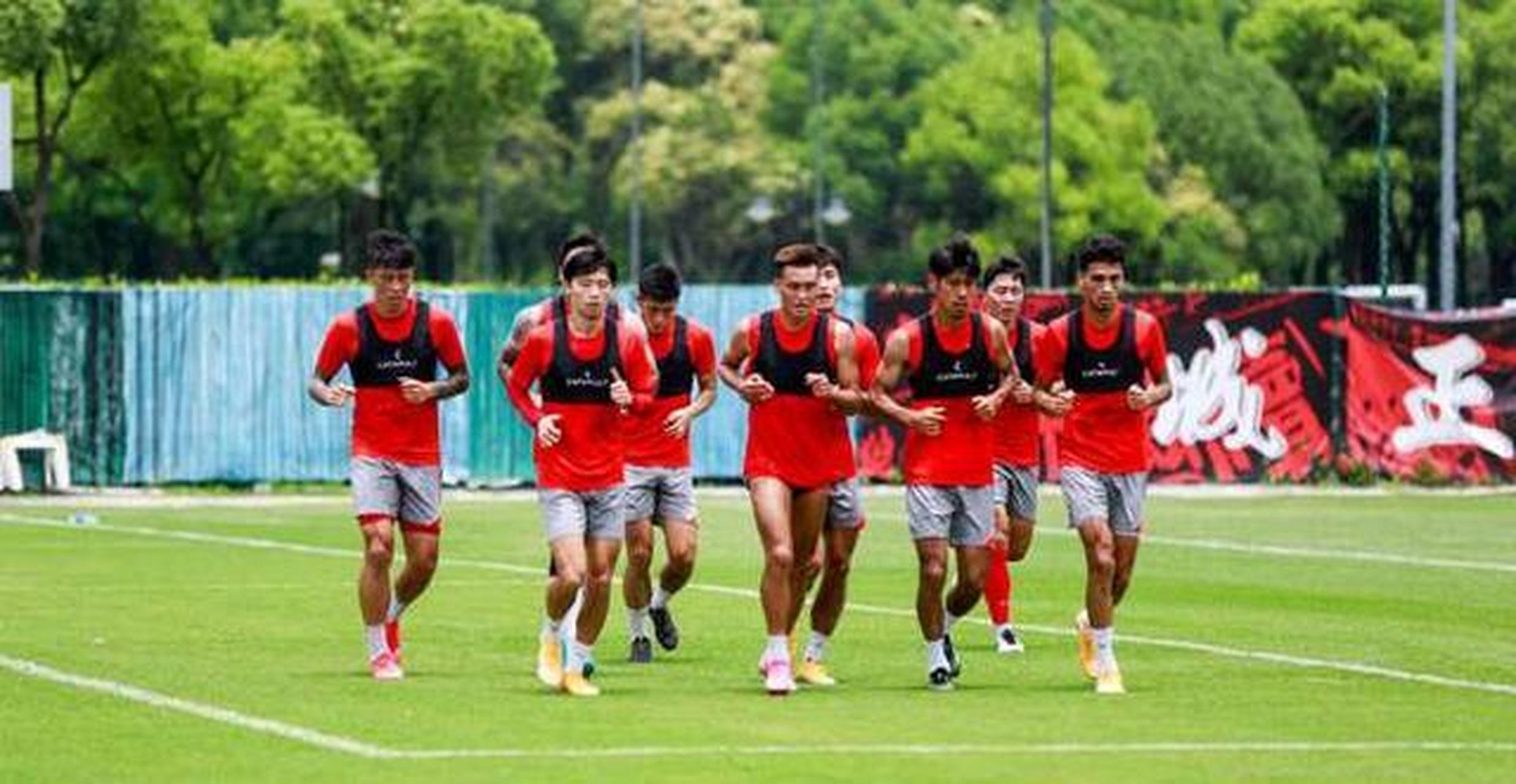 中国球员留洋青训成长故事合集 